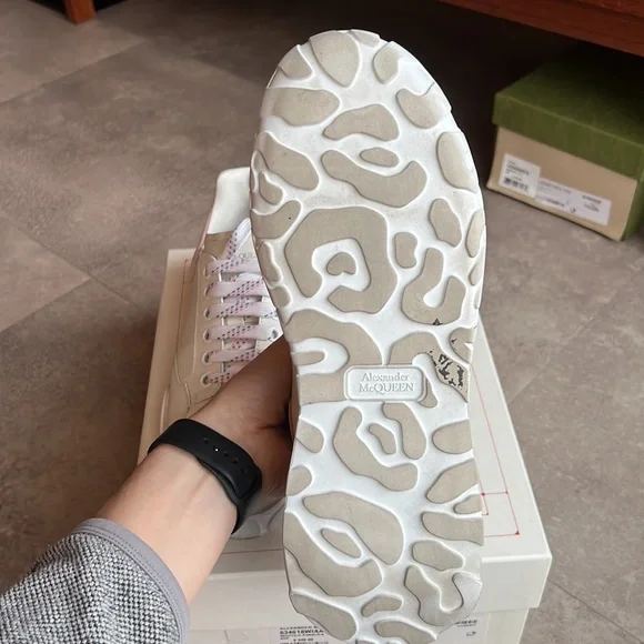 Alexander McQueen Sneaker - Picture 8 of 10